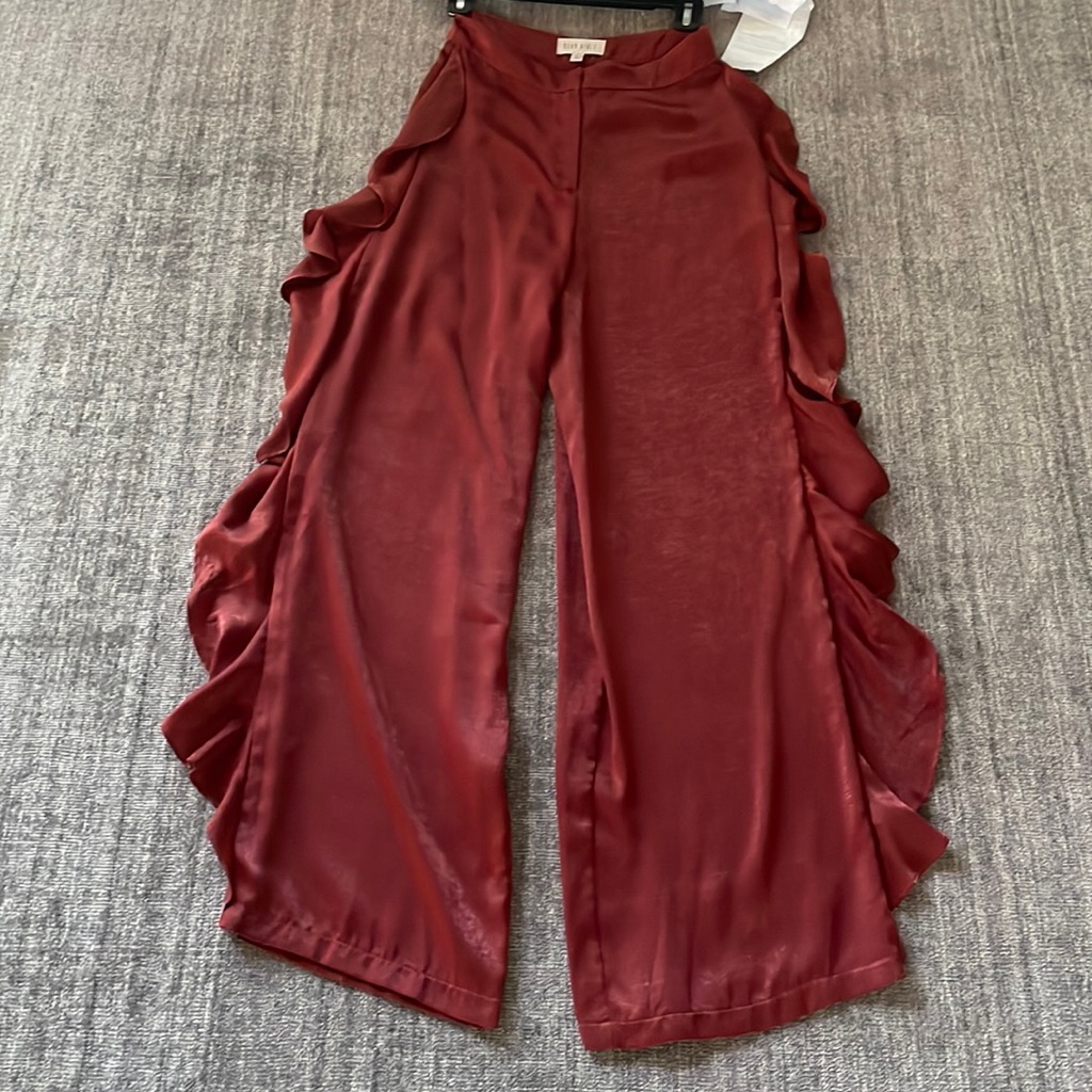 Ruffle Side Pants